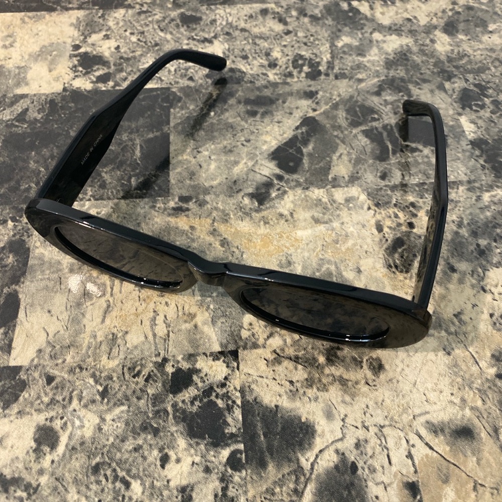 Black Oval Sunglasses - Picture 6 of 6